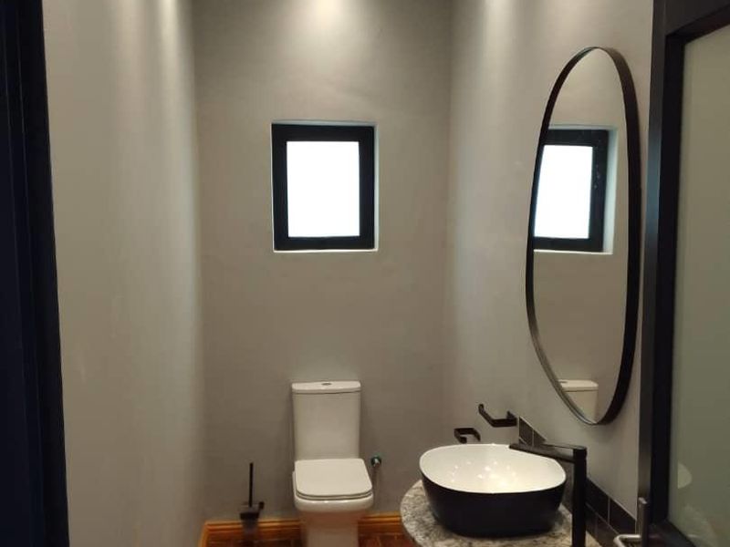 Prime Commercial Property for Rent - Photo 9