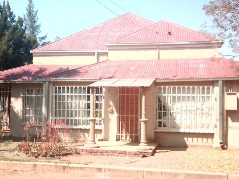 UNIQUE HOUSE.WITH POTENTIAL EXTRA INCOME. - Photo 3