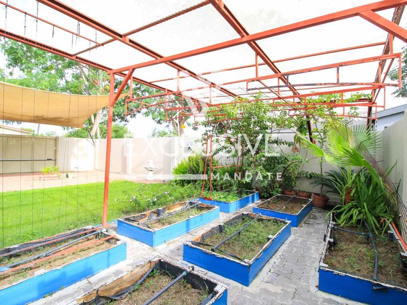 Your Private Oasis in Ondangwa – Pool, Privacy, and Prime Location! - Photo 9