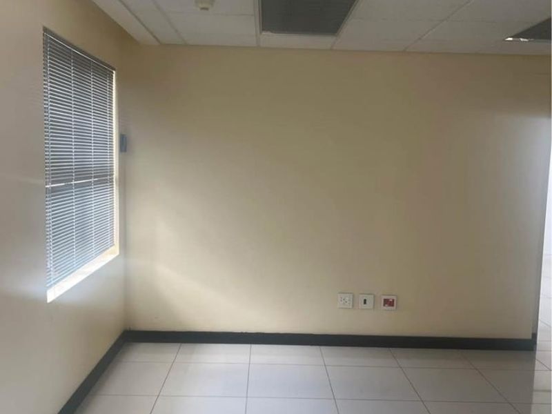 Office Space To Let - Photo 4