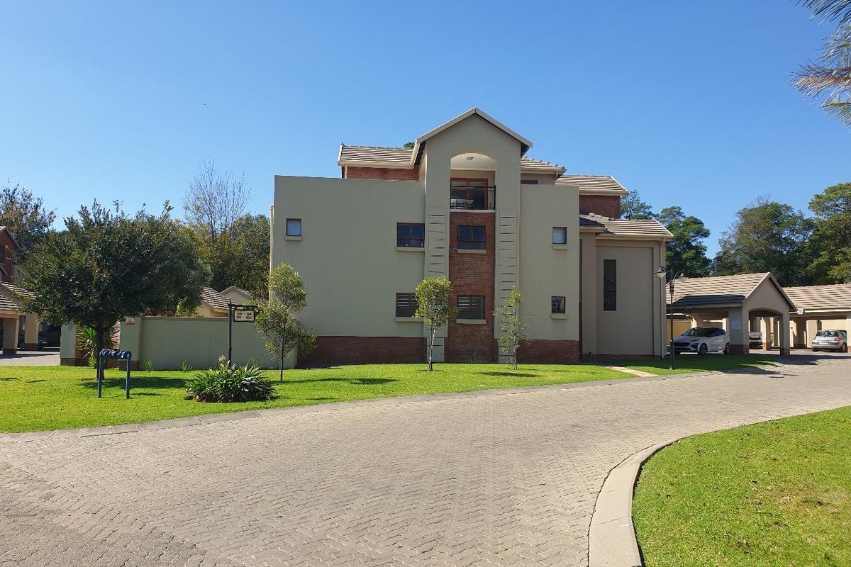 Two-Bedroom First Floor Apartment with a Loft for Sale in Waters Edge, Benoni - Photo 2