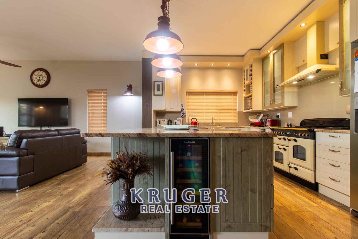 ARCHITECTURAL MASTERPIECE - Photo 5