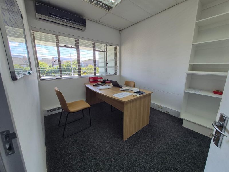 BERGVLIET – 103M2 STUNNING OFFICE SPACE TO LET - Photo 3