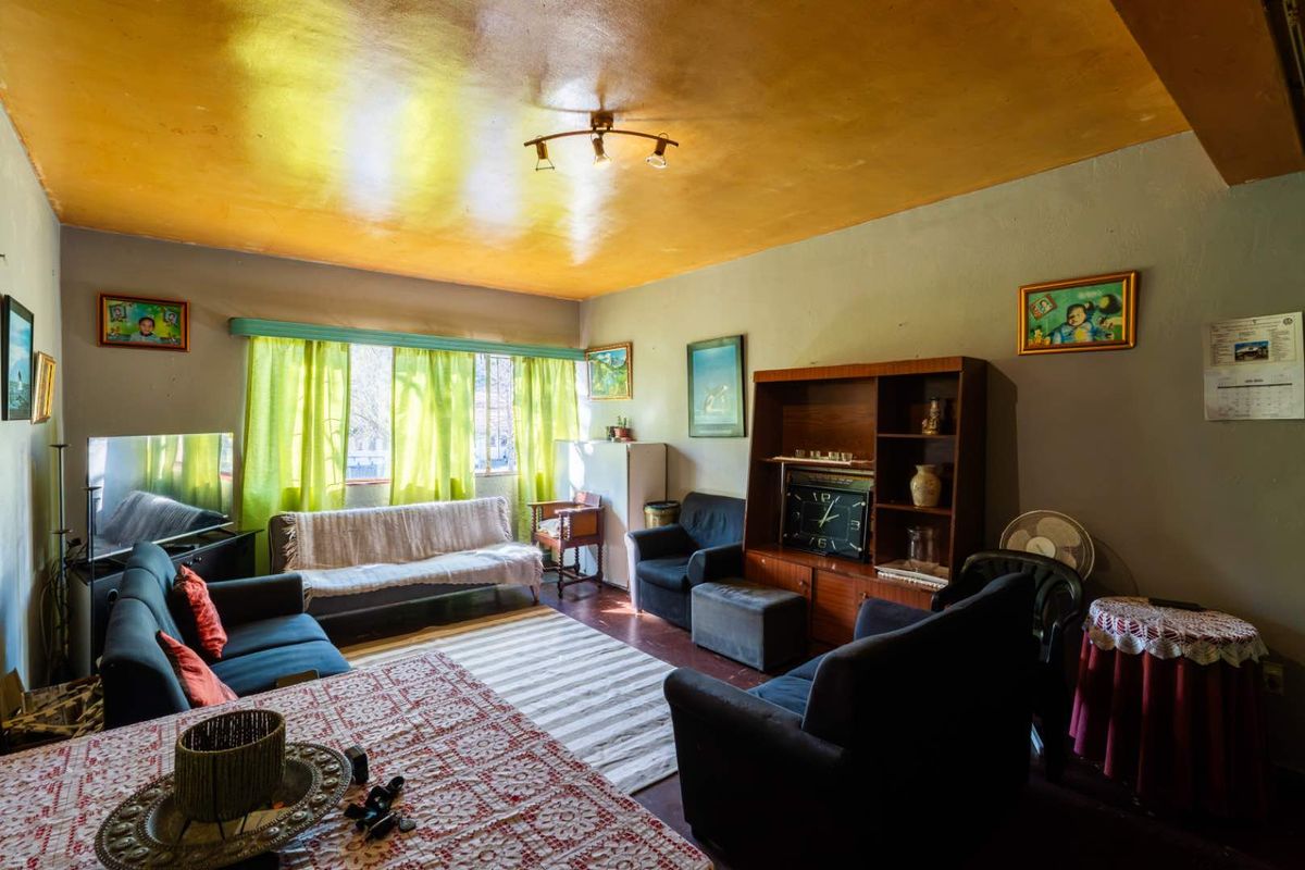 3 Bedroom Apartment - Photo 4