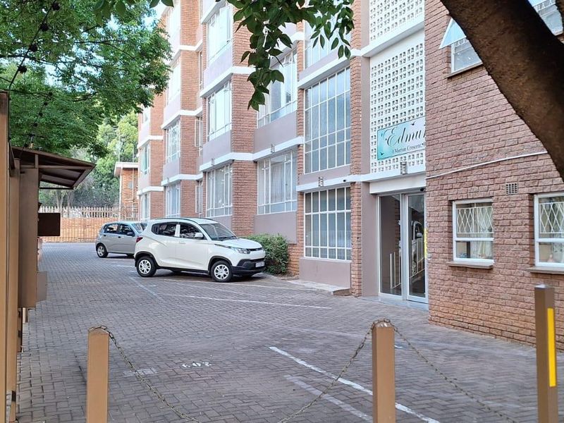 Perfect Starter Unit Or Great Investor opportunity in Parkdene, Boksburg - Photo 2
