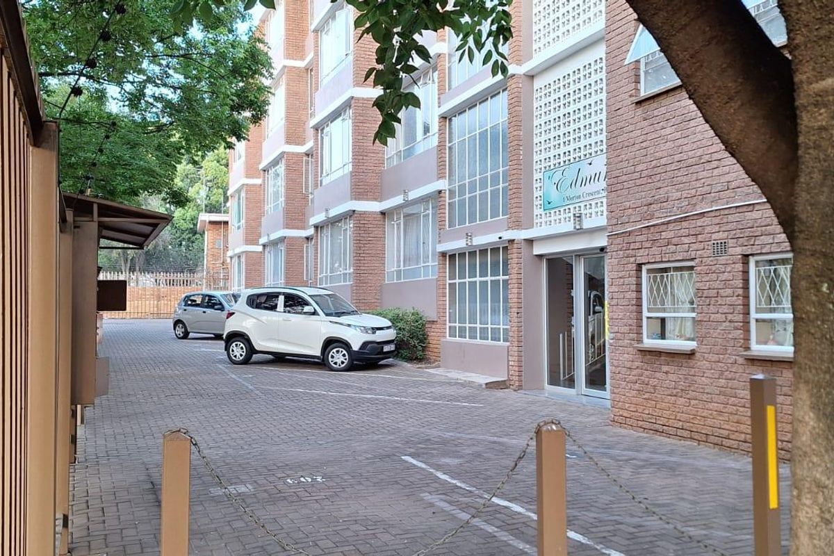 Perfect Starter Unit Or Great Investor opportunity in Parkdene, Boksburg - Photo 2