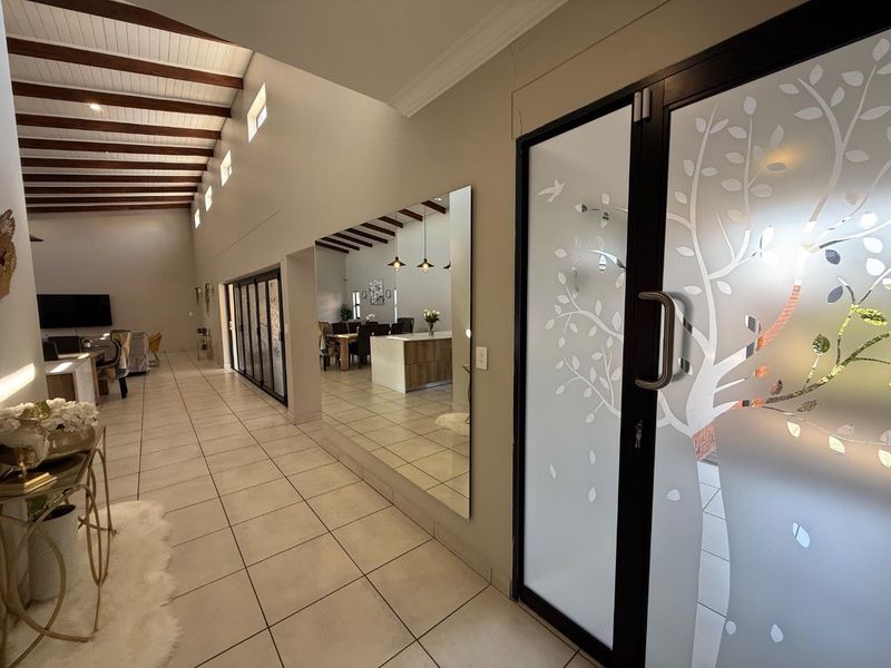 Immaculate Single-Level Home on a Prime Corner Stand - Photo 5