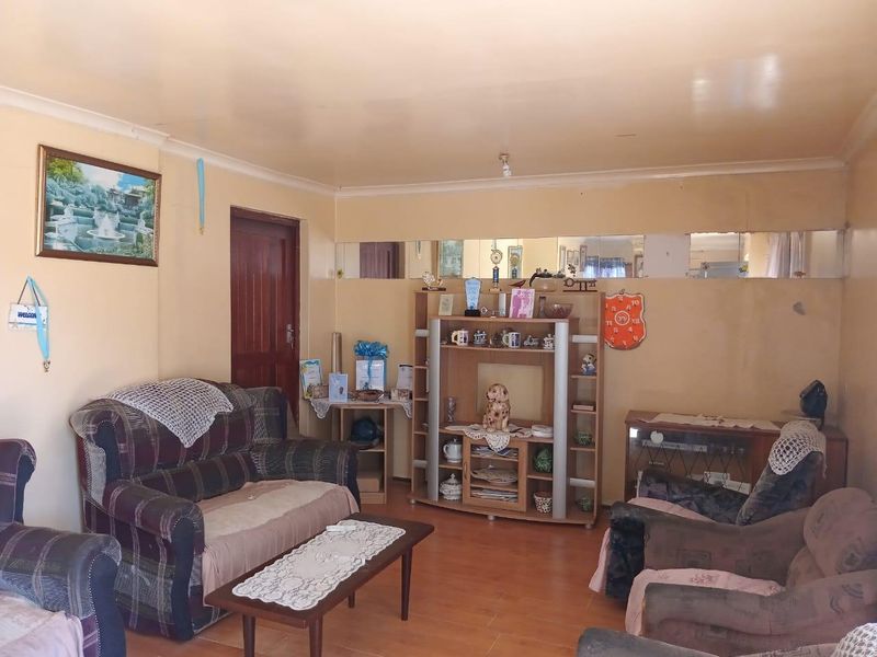 4 Bedroom House for Sale in Dennemere - Photo 2