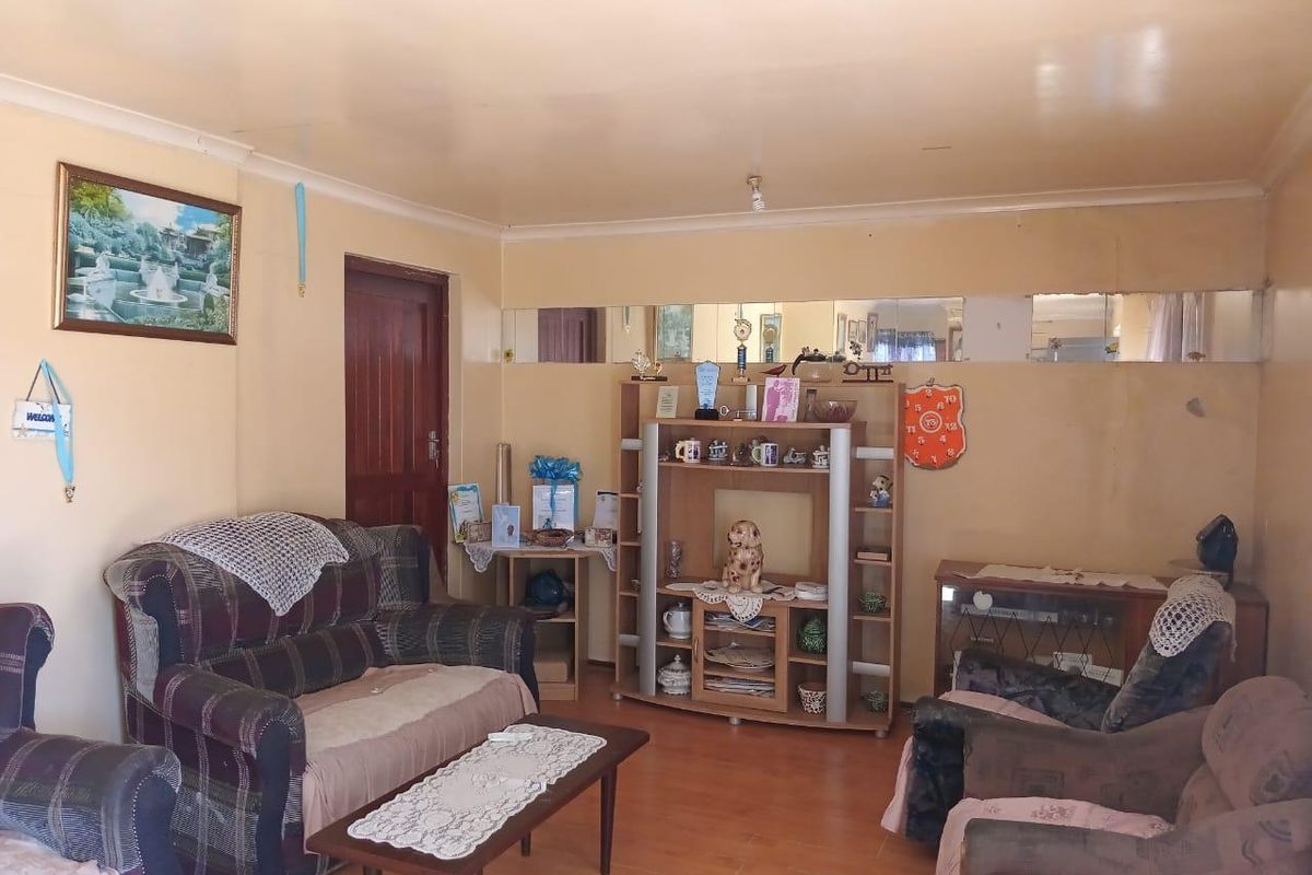4 Bedroom House for Sale in Dennemere - Photo 2