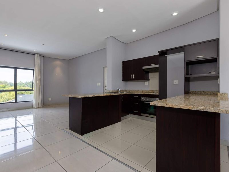 SPACIOUS 2 BEDROOM MODERN CONTEMPORARY GEM 5 MINUTES FROM THE HEART OF SANDTON! - Photo 4
