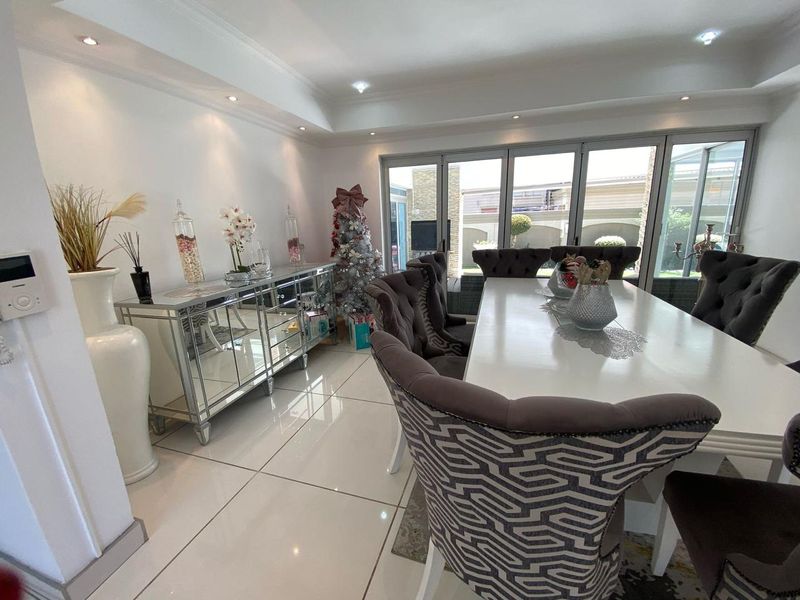 Three Bedroom House for Rent - Photo 7