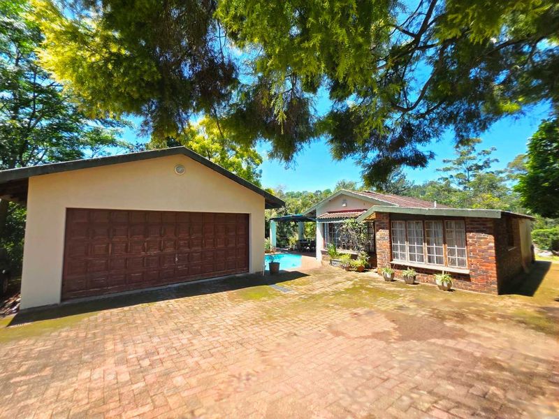 Spacious, Freestanding, and Full of Potential – See Inside! - Photo 7