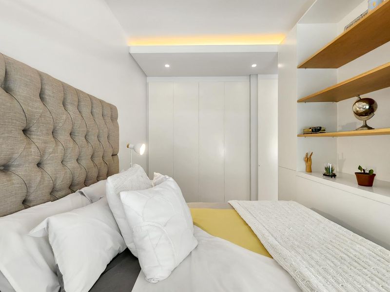 Live where it's all happening - Photo 8