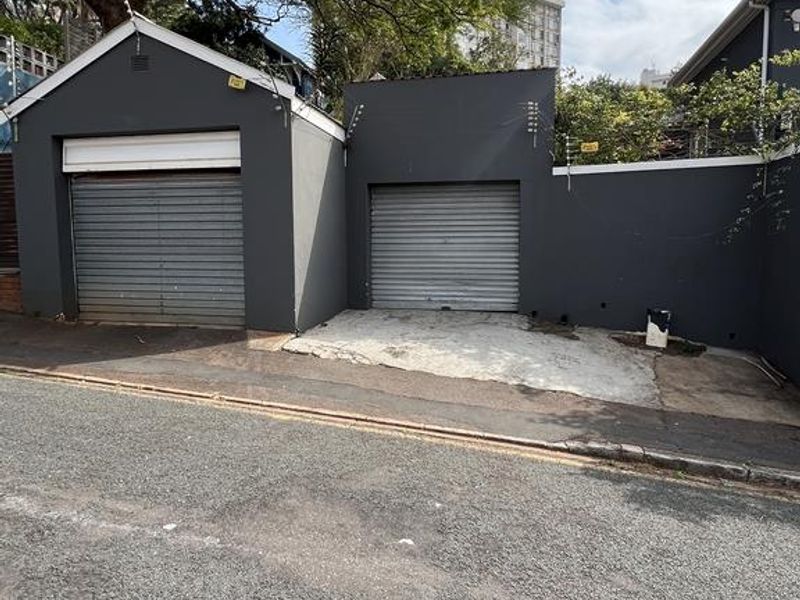 SPACIOUS 3-BEDROOM HOME WITH GRANNY FLAT & POOL - Photo 3