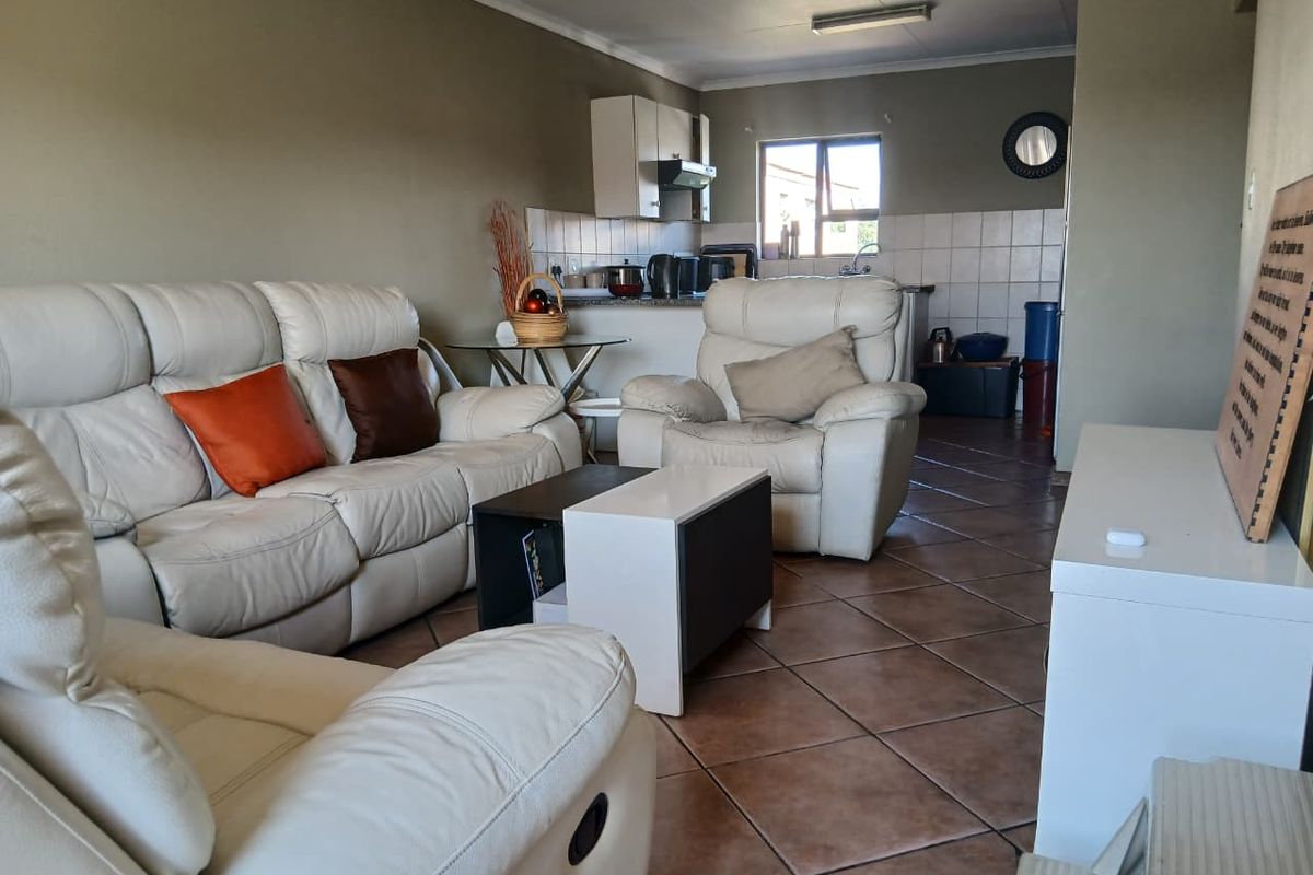 Pet-Friendly Paradise: Spacious 3-Bedroom Apartment Awaits! - Photo 5