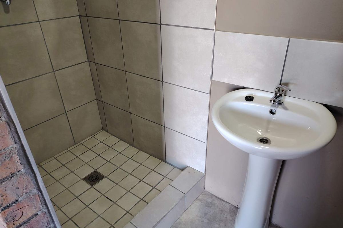 A stylish bachelor’s apartment to rent in Klipheuwel - Photo 5