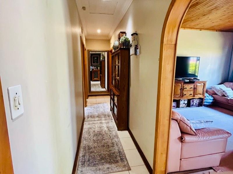 Beautiful 3 bedroom house with a flat - Photo 5