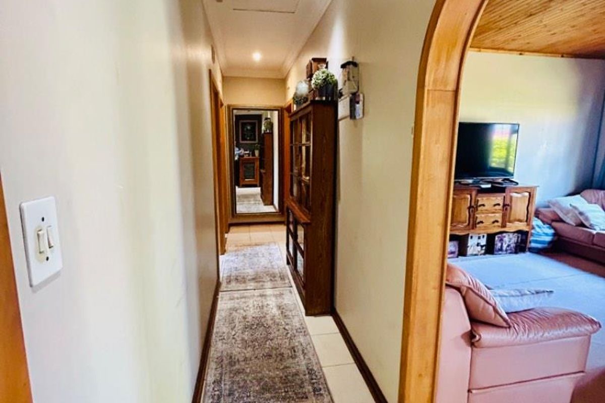 Beautiful 3 bedroom house with a flat - Photo 5