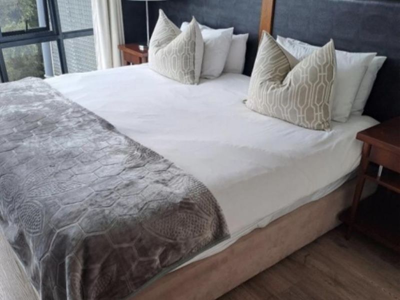 A BEAUTIFULLY FURNISHED TWO BEDROOM APARTMENT - Photo 10