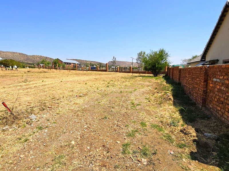 1023sqm Vacant Stand in Popular Landsmeer Equestrian Estate Hartbeespoort - Photo 7