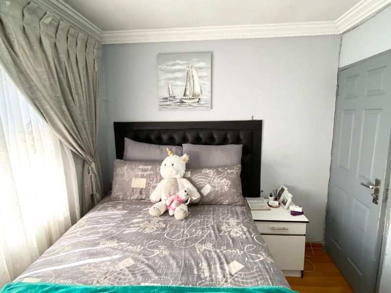 Modern Family Living On Spacious Stand In Daveyton - Photo 10