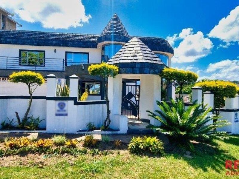6 Bedroom Home for sale in Umhlatuzana - Photo 2