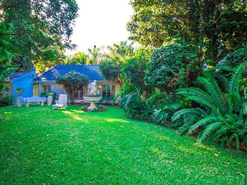 4 Bedroom home with 2 bed thatched flatlet - Photo 7