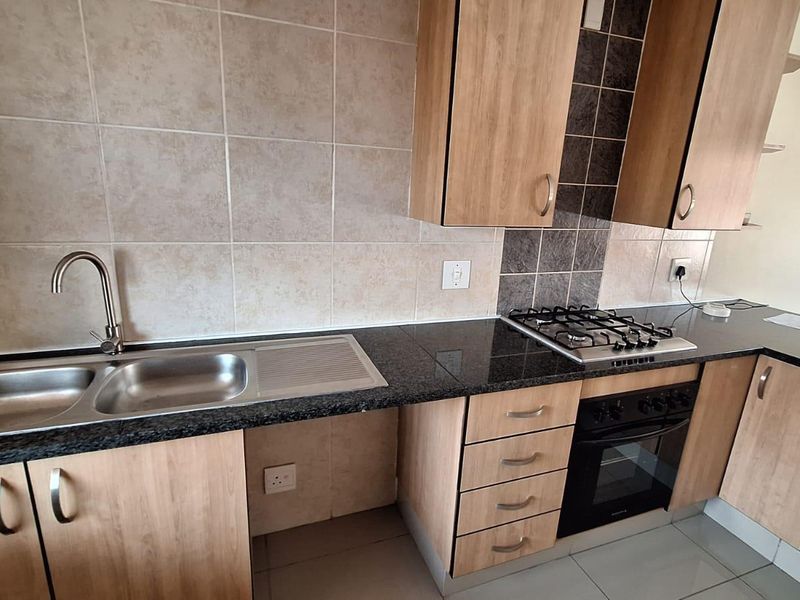 Lock-Up-and-Go Living – Perfect for First-Time Buyers! - Photo 5