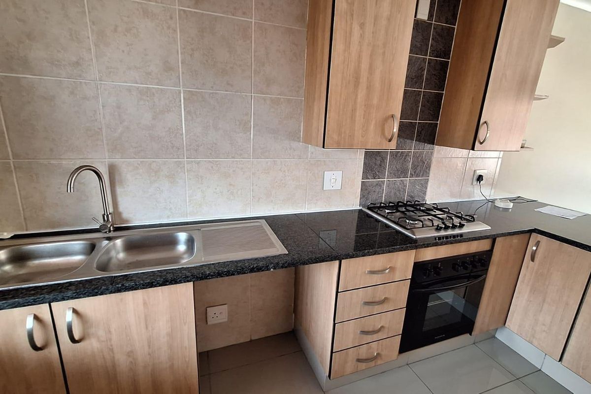 Lock-Up-and-Go Living – Perfect for First-Time Buyers! - Photo 5