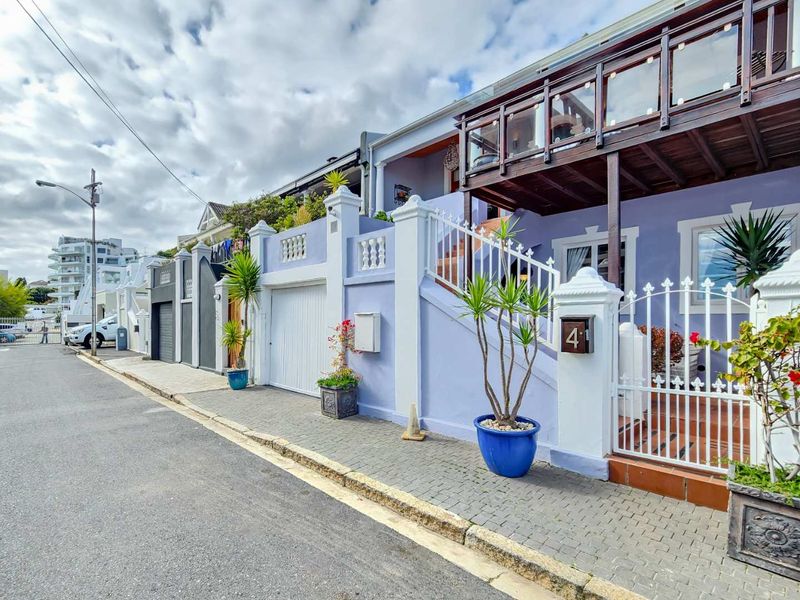 3  bedroom house with flat underneath, garage, pool, views - Photo 6