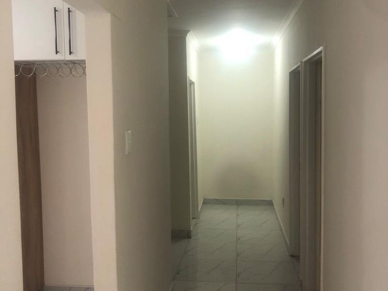 Brand new house - Photo 10