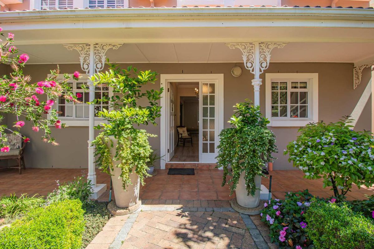 Storybook Charm In Gated Estate!! - Photo 5