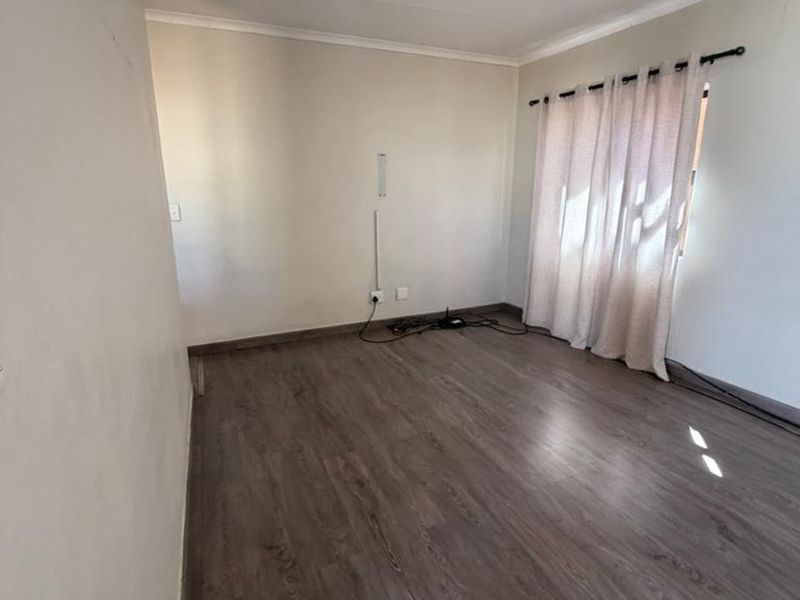 3 Bedroom House for Sale - Photo 6