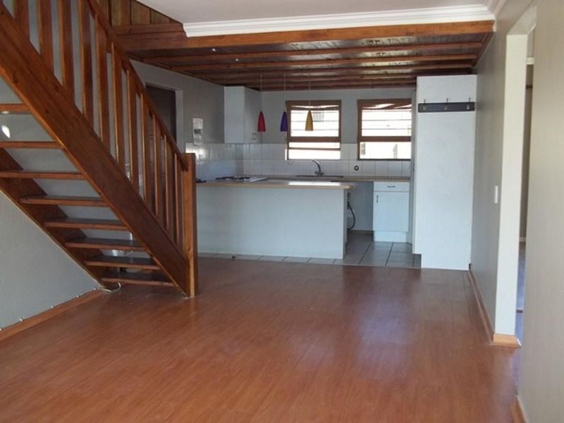Modern 2 Bedroom, 1 Bathroom Apartment for Sale in Sunninghill - Photo 4