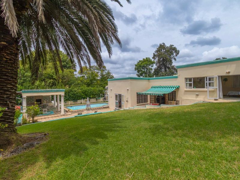 Charming Spacious Solid Family Home in Randpark Ridge - Photo 2