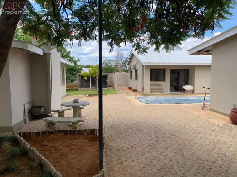 Beautiful home with pool for sale! - Photo 6