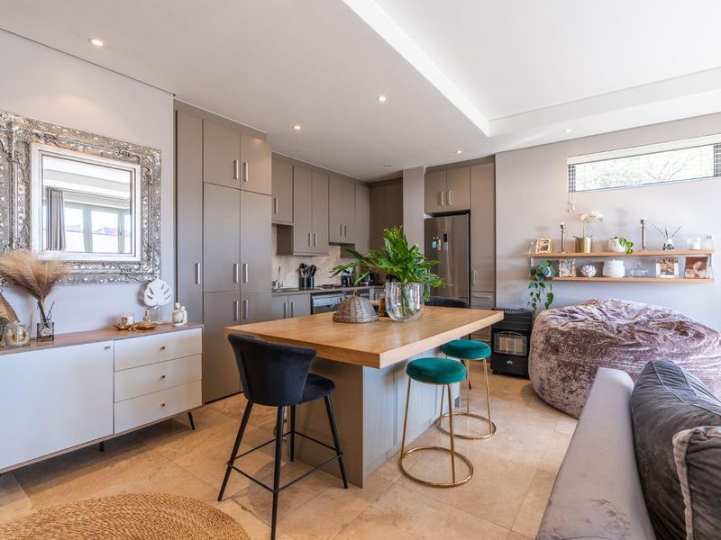 New to the Market – Quiet Cul-de-sac in Upper Green Point - Photo 5