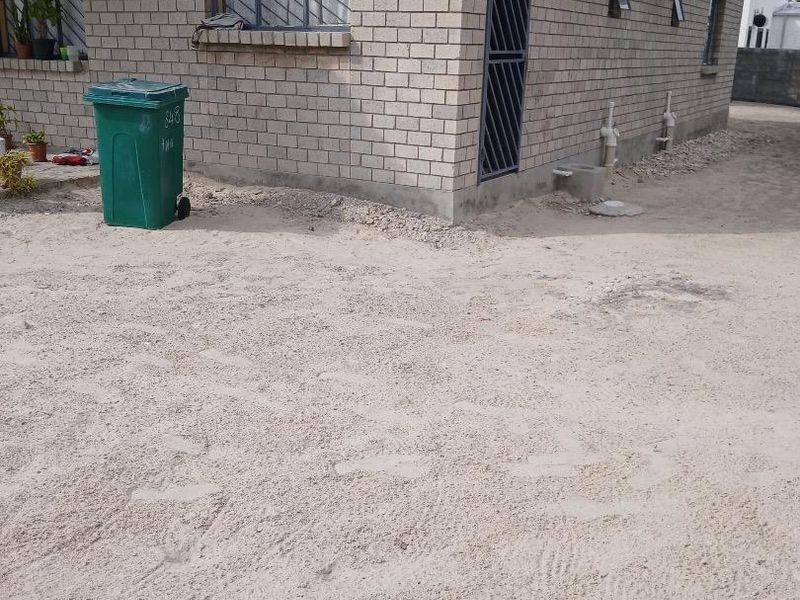 Buy a 3 bedroom house in Ondangwa, Extension 2, Selling at N$ 800 000 excluding costs. Erf size 450 square meters 3 bedrooms, master bedroom with ensuite  Open - Photo 2