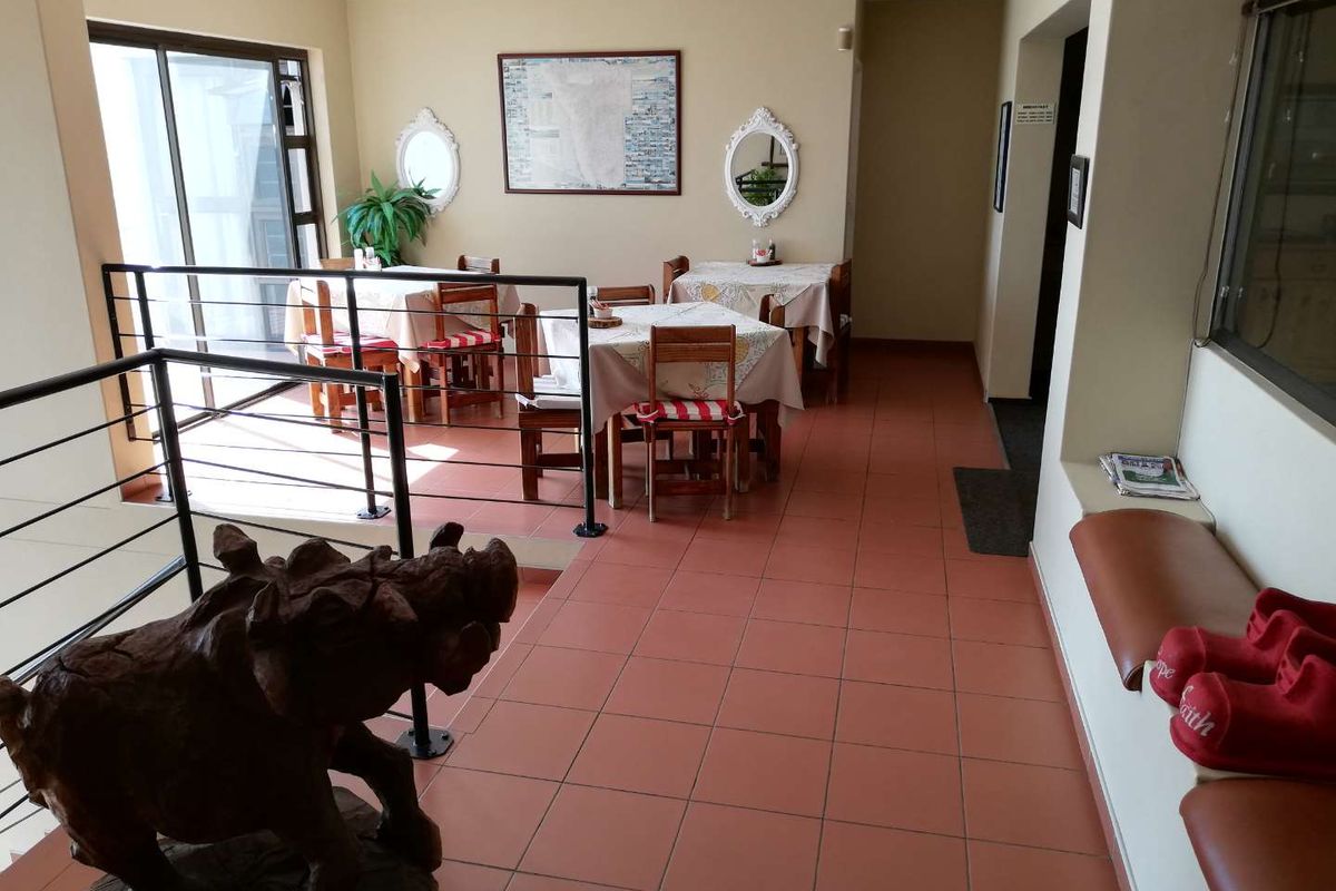 Prime Location Panoramic Lagoon view perfect for a Guest House! - Photo 3