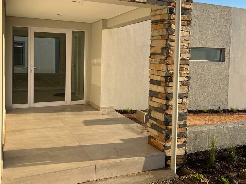 Lagoon Views. Effortless Living. Endless Possibilities. - Photo 3