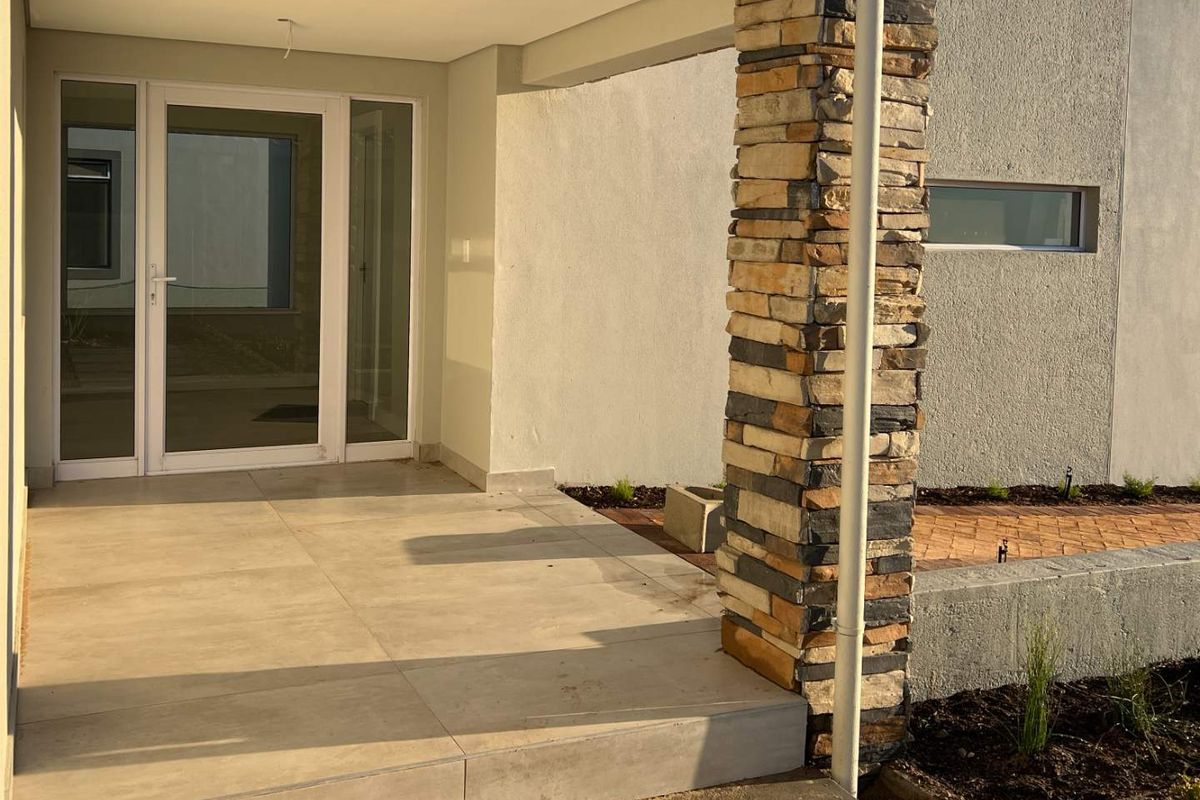 Lagoon Views. Effortless Living. Endless Possibilities. - Photo 3