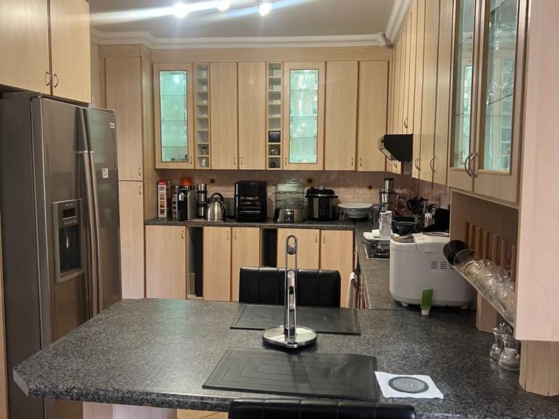 Secure Dorado Park Property with Pool & Double Garage - Photo 3