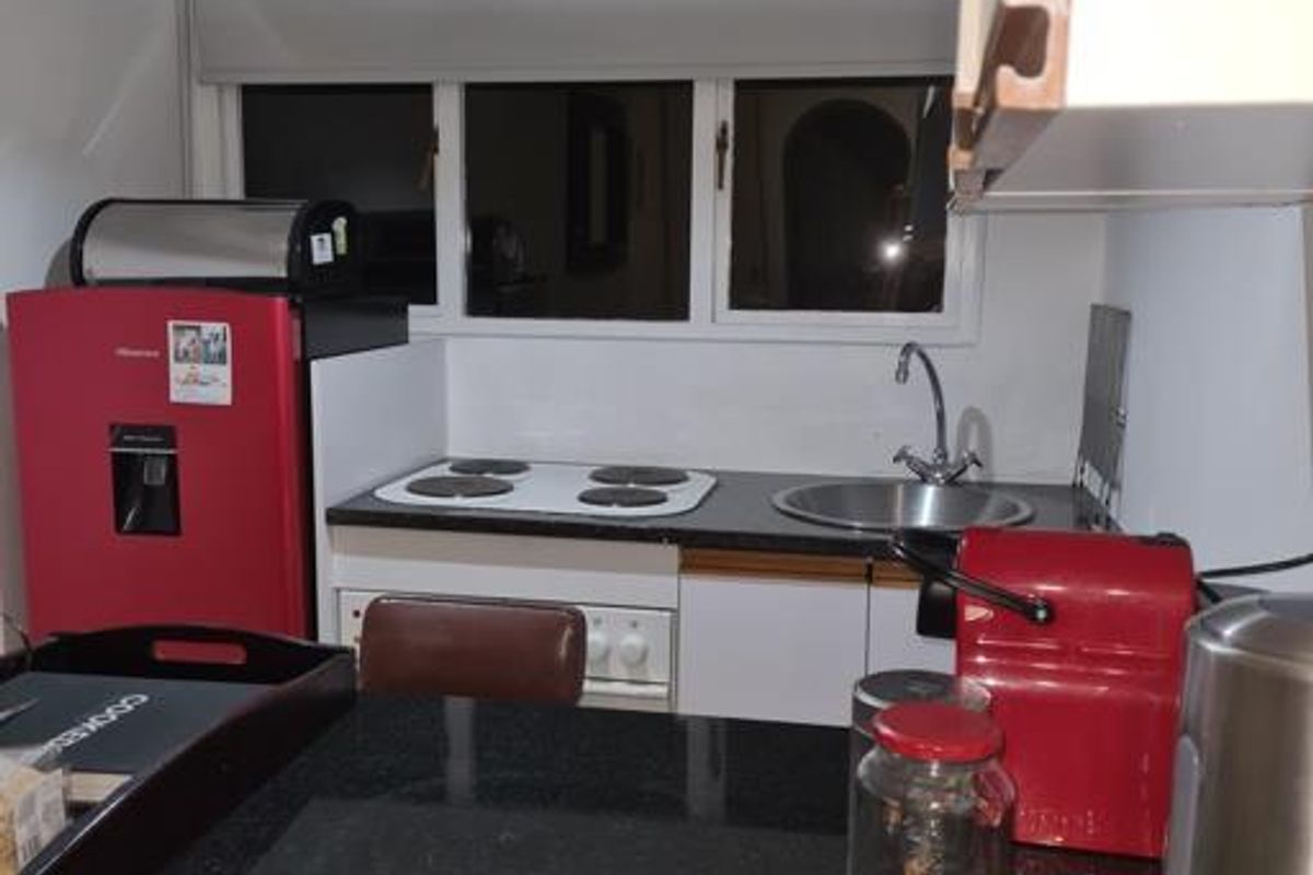 FURNISHED GARDEN COTTAGE - Photo 2