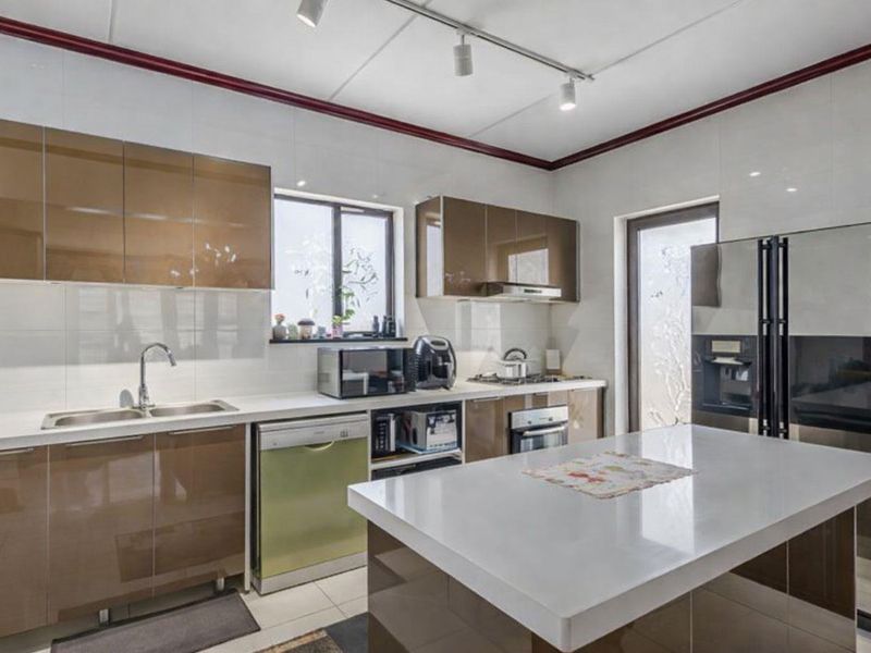 3 Bedroom Home For Sale in Craigavon - Photo 2