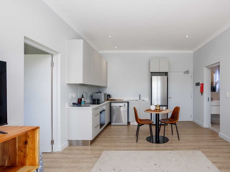 Spacious North-Facing Two-Bedroom Luxury Suite at Val de Vie Evergreen - Photo 7