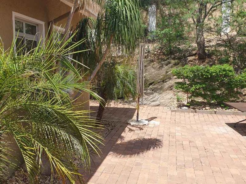 MID CENTURY STYLE OFFICES FOR SALE - Photo 5