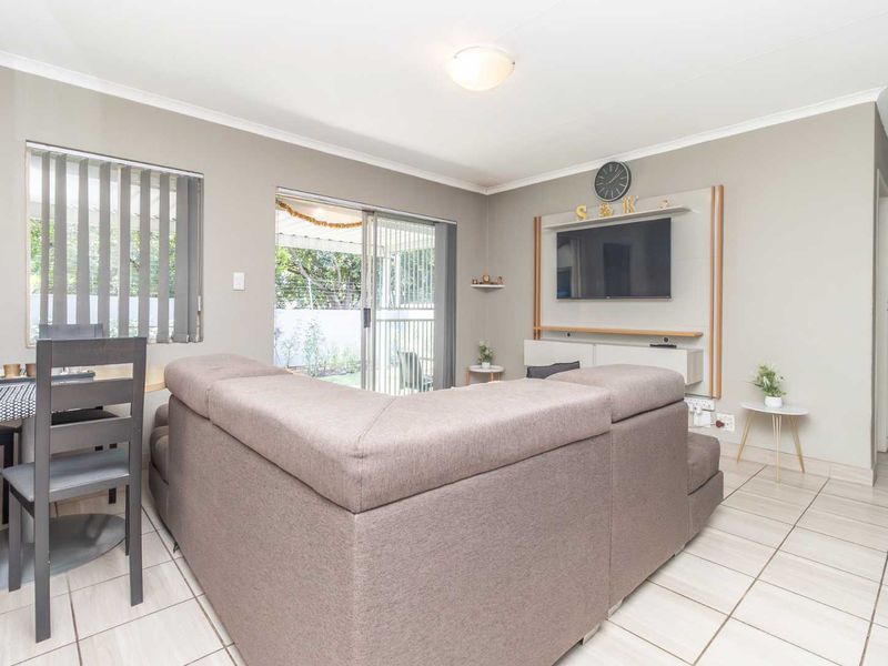 Modern 2-Bedroom Townhouse in Secure Appletree Lane, Northwold – Move-In Ready - Photo 6