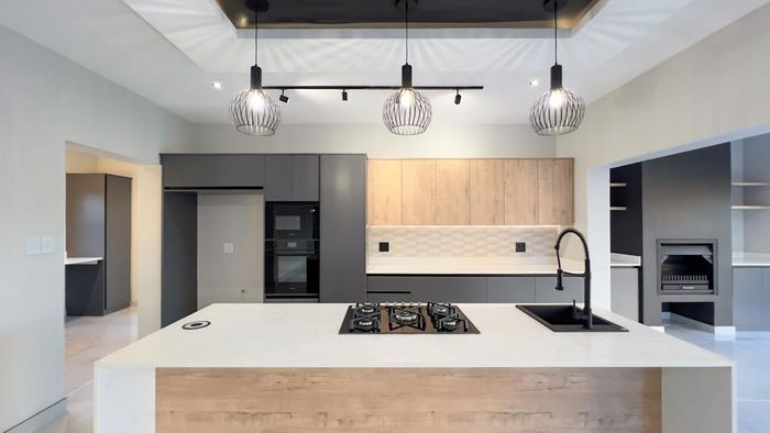 Property #2485463, House For Sale in Fountainbrook Estate