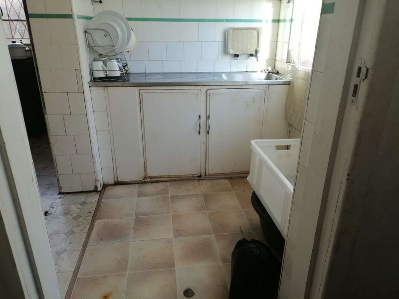3 bedroom Semi detached house in Bezuidenhout Valley - Photo 3