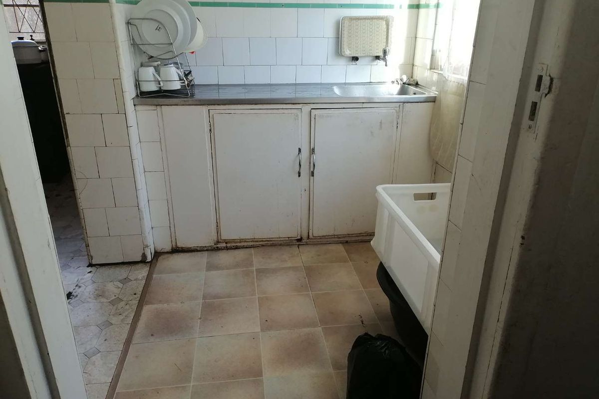 3 bedroom Semi detached house in Bezuidenhout Valley - Photo 3